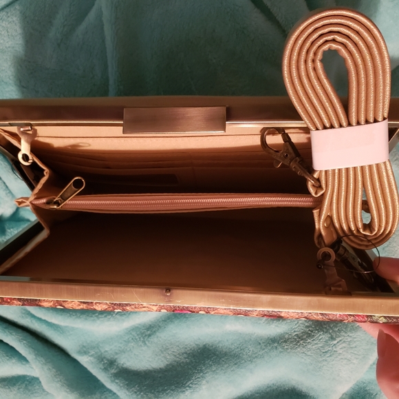 Disney loungefly Sleeping Beauty clutch purse - Picture 4 of 4